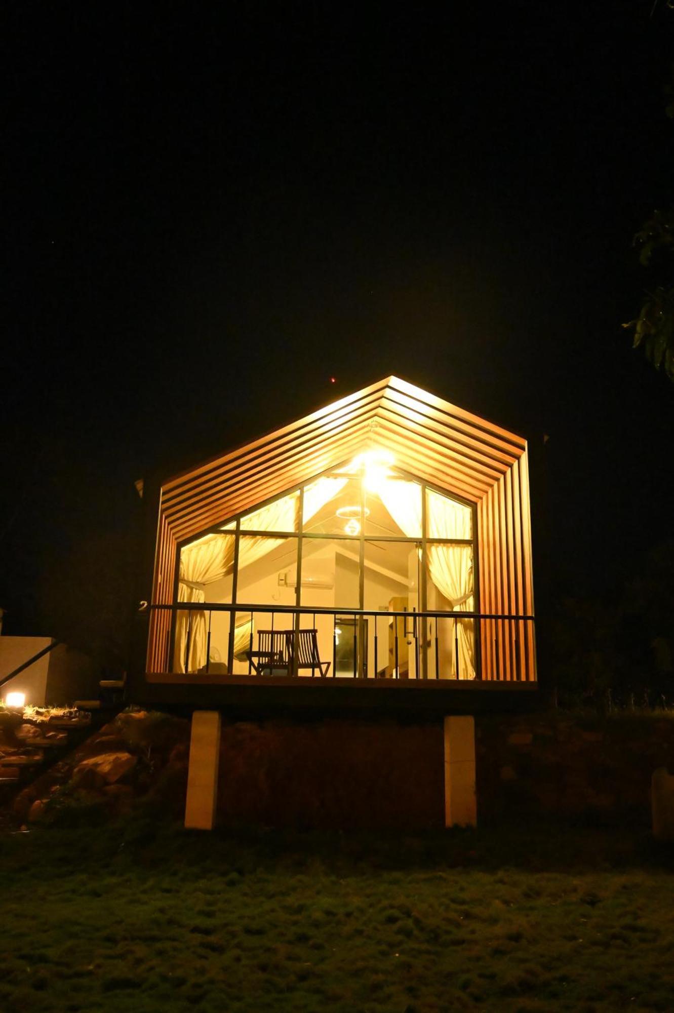 Aura Farms - Private Pool Cottages Rāmanagaram Zewnętrze zdjęcie